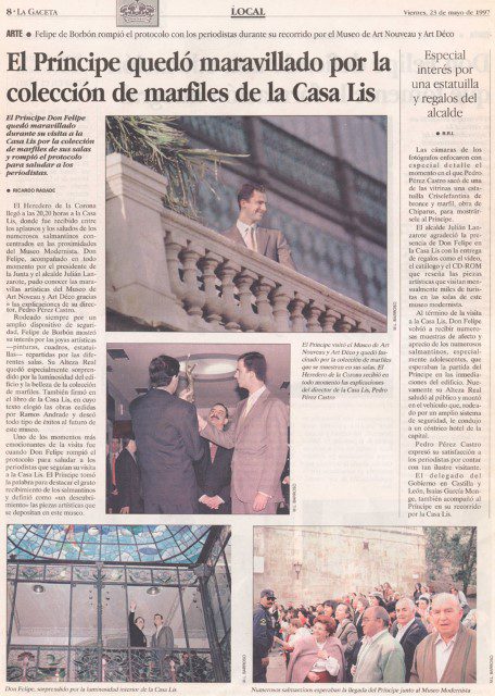 El Príncipe de Asturias visita la Casa Lis en 1997.