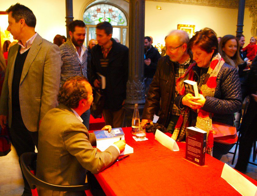 Presentación del libro de Alfonso Pérez Domínguez en la Casa Lis 05