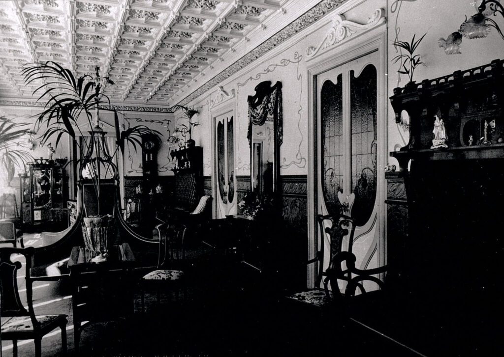 Estancia de la Casa Lis en 1905.
Fotografía: Archivo Gombau. Filmoteca Regional de Castilla y León. 01