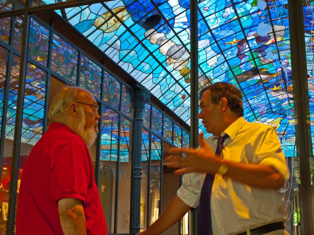 Jose Luis Cuerda y Pedro Pérez Castro durante su visita a la Casa Lis en septiembre de 2013.