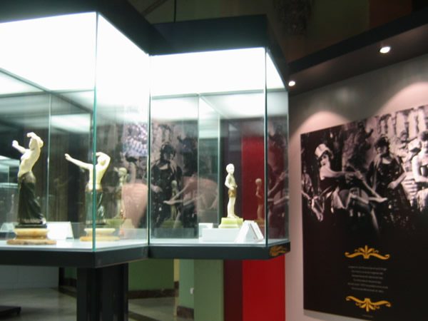 Exposición del Museo Casa Lis de Salamanca 'Cabaret. París – Berlín, años 30’ celebrada en el Círculo de Bellas Artes de Madrid 10