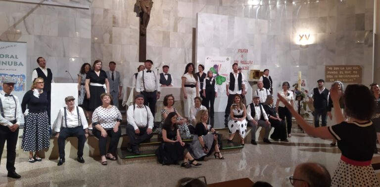 La «Coral Annuba» canta a la Navidad en la Casa Lis